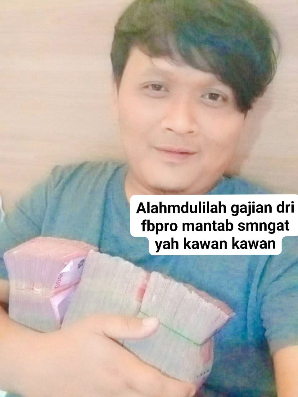 Lakukan apa yg membuatmu bahagia selain itu lupakan Wkwkwkw
